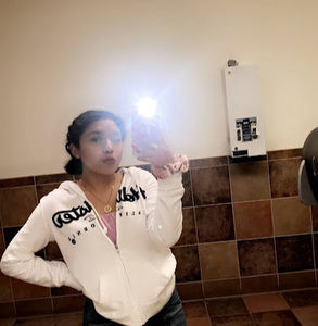 Meet your Posher, Dayana